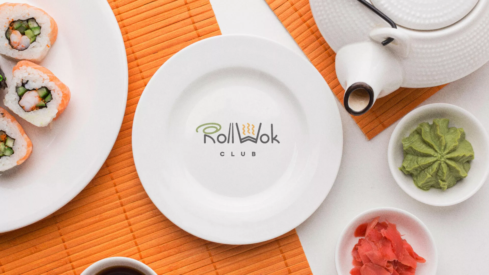 Разработка логотипа и фирменного стиля суши-бара «Roll Wok Club» в Усолье